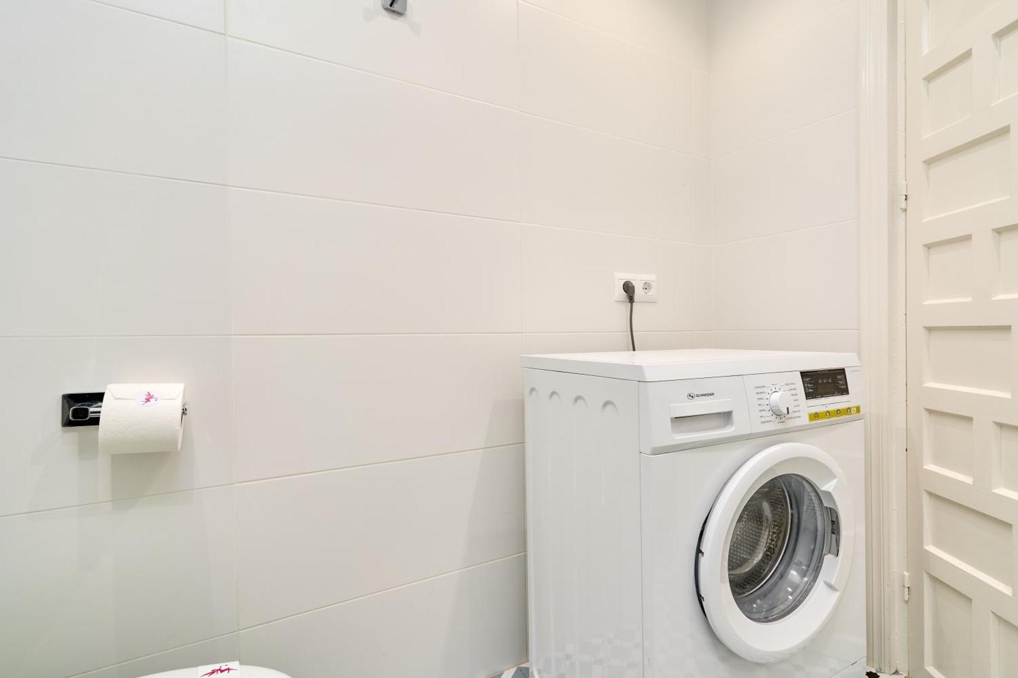 Large One Bed Apartamento